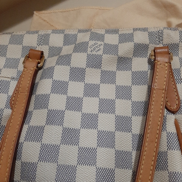 LV AZUR - Picture 9 of 16